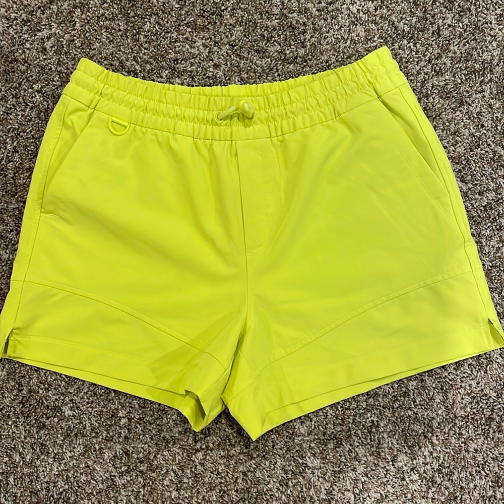 Old Navy StretchTech Go-H20 Short Size L EUC Neon Green